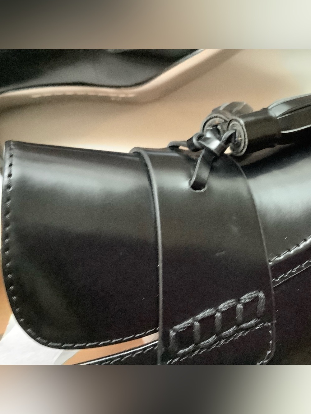 COACH| Wmns Black Leather Betty Heeled Loafer Tassle Sz 9B Office - Picture 4 of 13